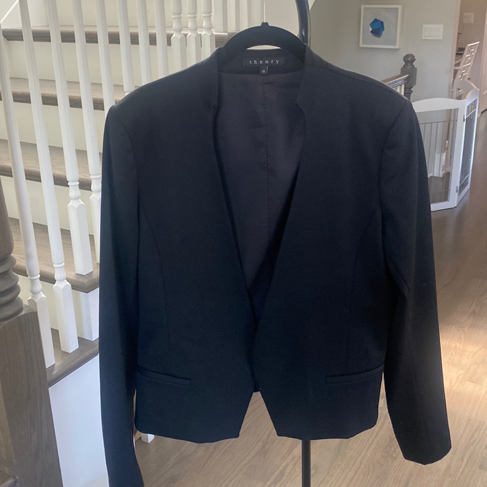 Theory Vivette open front cropped black blazer, size 12